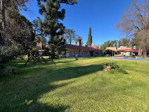 Casa 12 ambientes con 6 baños