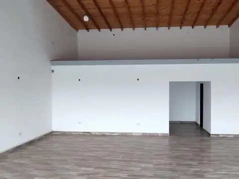 Excelente local comercial en alquiler, sobre Colectora Este Ramal Pilar, Del Viso.