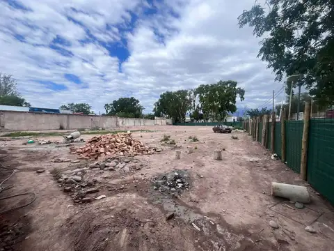 VENTA LOCALES EN POZO BERMEJO, GUAYMALLÉN