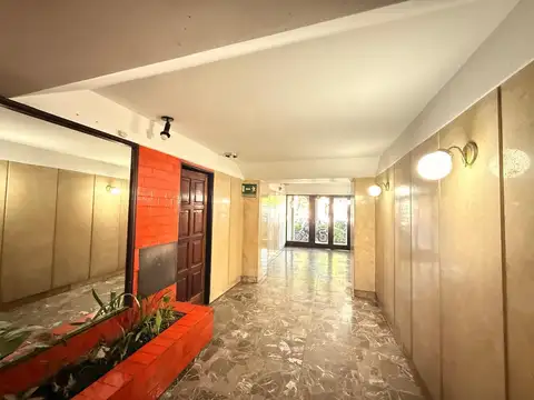 Departamento de 4 ambientes en villa Urquiza con espacio guardacoche