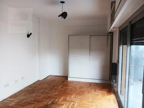 Departamento en Alquiler en Parque Chacabuco, $ 500.000