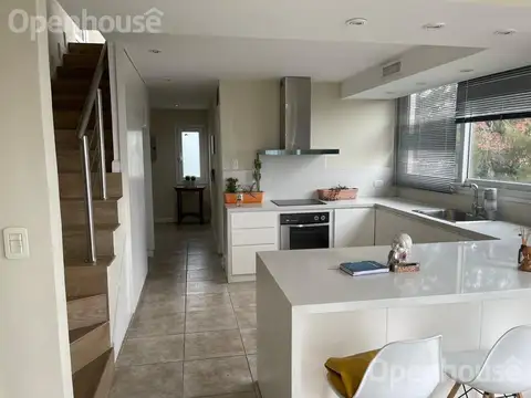 VENTA DEPARTAMENTO 4 AMBIENTES. EXCELENTE UBICACION KM 50 A METROS DE PANAMERICANA.