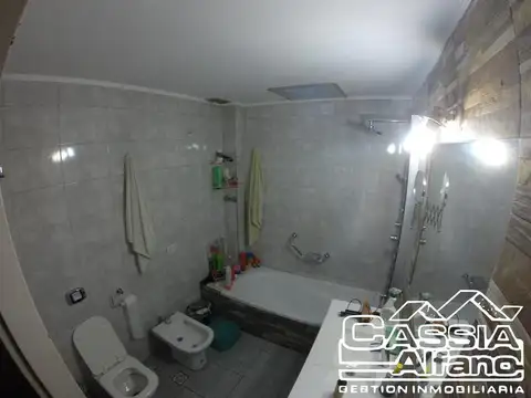 Depto Tipo Casa 8 ambientes con 2 baños
