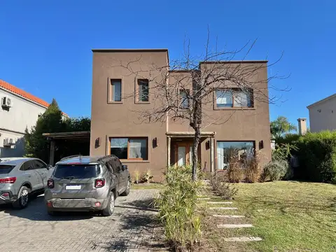 Encantadora casa en venta y alquiler con todas las comodidades en el Barrio Los Sauces, Nordelta.