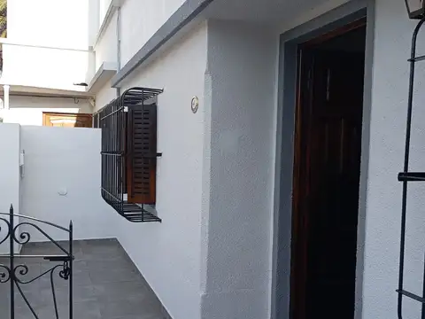 Depto Tipo Casa en Alquiler de 2 ambientes