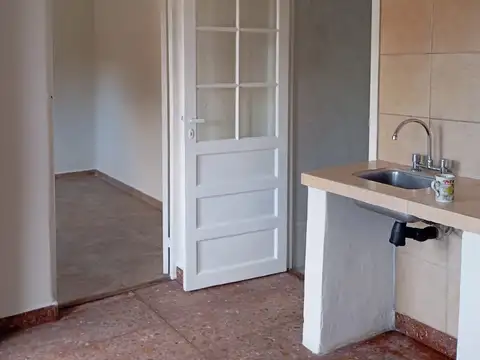 CASA PH DE 2 AMBIENTES EN ALQUILER - MORON NORTE
