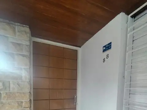 Casa en Alquiler con 1 cochera