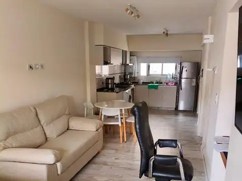 ALQUILER MONOAMBIENTE BOEDO AMOBLADO CON BALCON