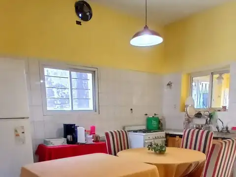 Casa en Venta con 4 cocheras