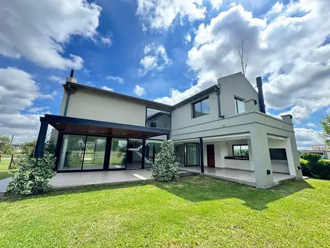 Alquiler: casa de 3 dormitorios con pileta vista al golf en La Rinconada, Ibarlucea