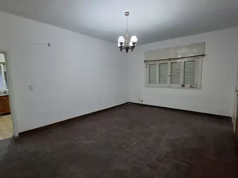 Casa 2 ambientes con 1 baño