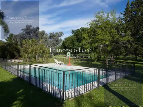 Casa en venta 6 ambientes con pileta y vista al golf Country La Tradición