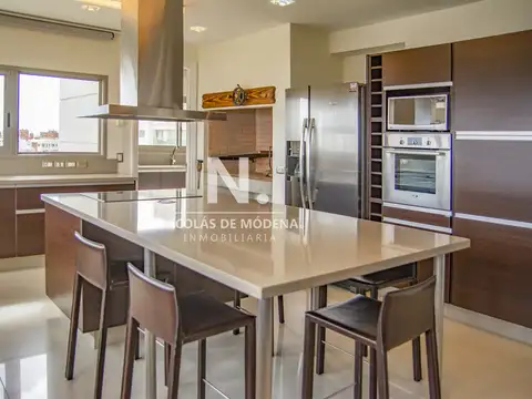 Departamento en Venta de 6 ambientes
