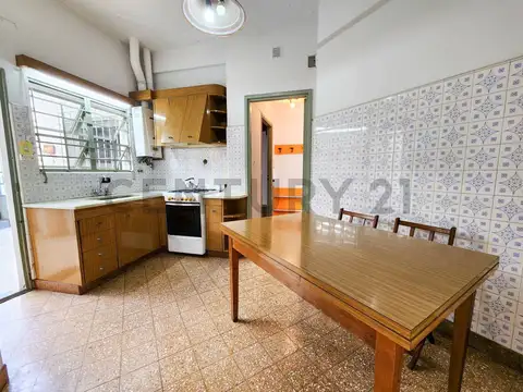 VENTA CASA DE 3 AMBIENTES | LOCAL COMERCIAL | TERRAZA | QUINCHO | COCHERA | PATIO