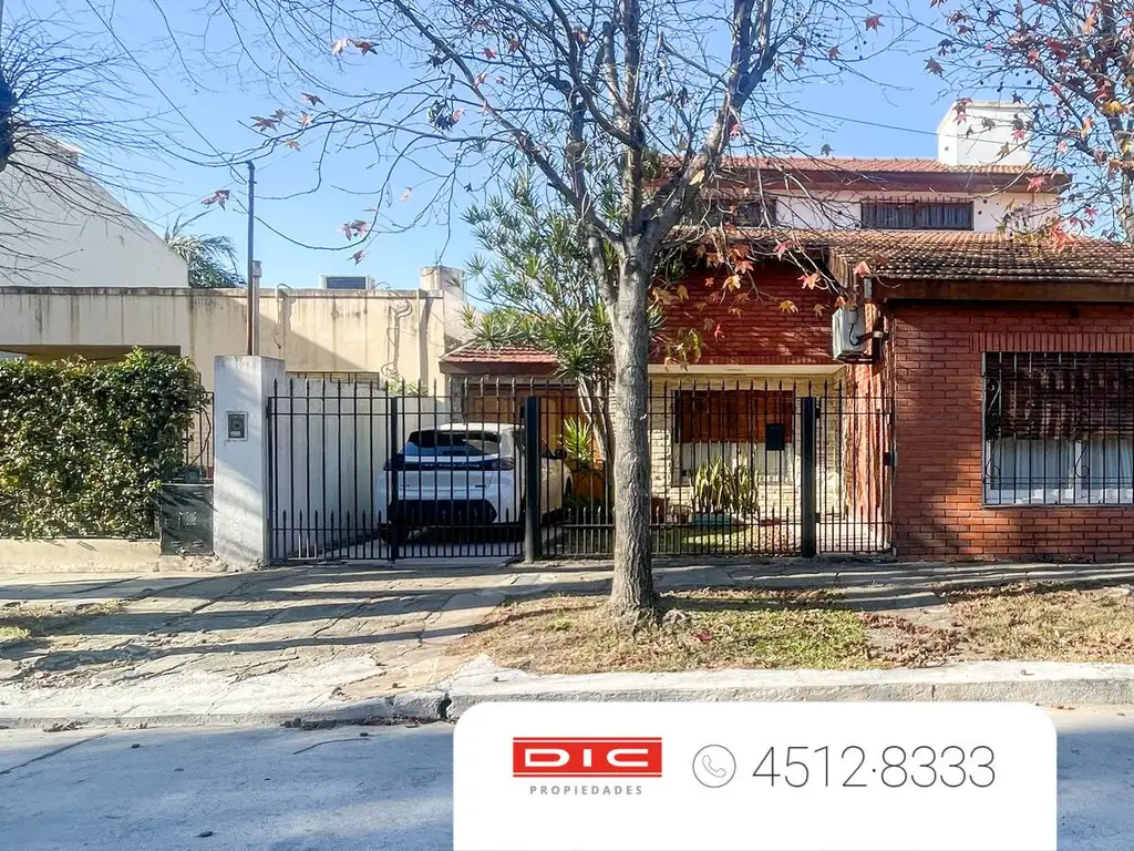 Santa Cruz al 1200 entre La torre y Amancio Alcorta
