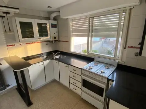 Depto Tipo Casa en Venta en Ramos Mejia, USD 98.000