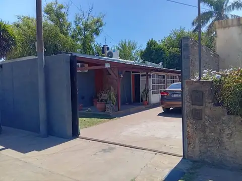 CASA EN VENTA 3 DORMITORIOS CON PILETA ALVAREZ