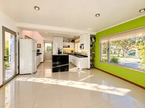 Casa en Venta en Weston, USD 330.000