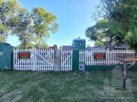 Casa   2 dptos a metros de Av. Tucuman.