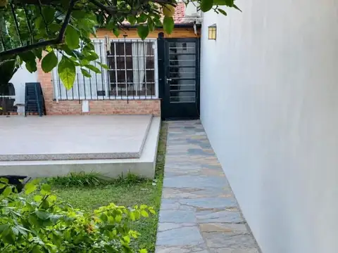 Depto Tipo Casa en Venta al Este