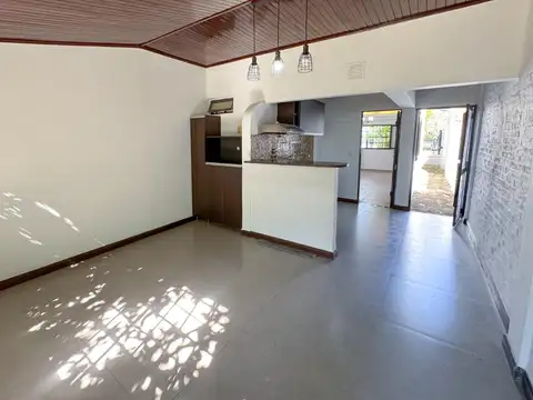 Casa 3 ambientes con 2 baños