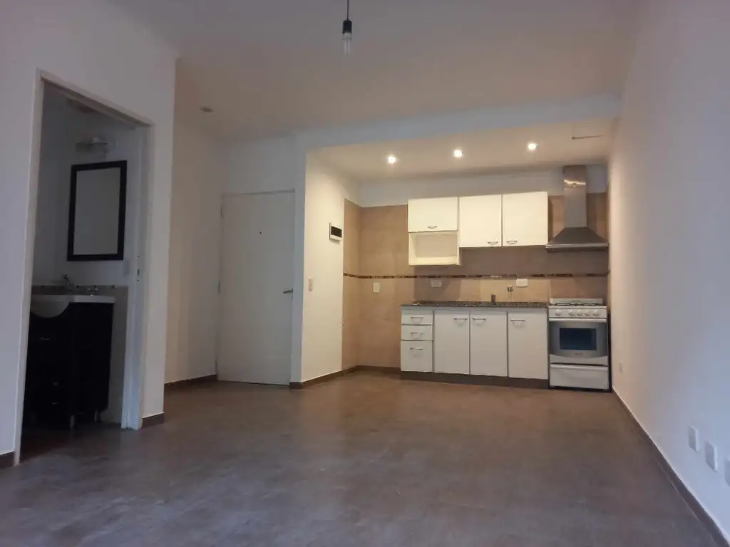 Arquimedes 2100, Piso 1