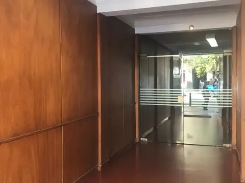 Oficina 3 ambientes con 1 baño