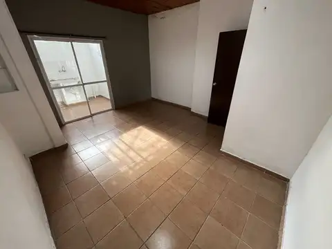 Depto Tipo Casa en Alquiler de 2 ambientes
