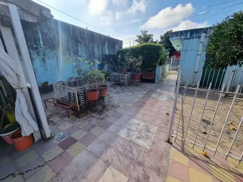 Casa 4 ambientes con 1 baño