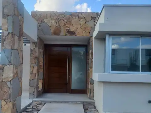 Casa en Alquiler en Lujan de Cuyo, $ 1.750.000
