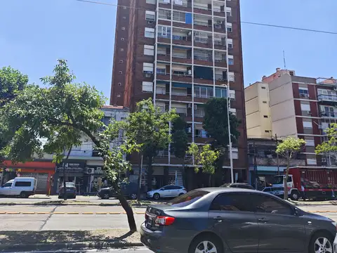 DEPARTAMENTO DE DOS AMBIENTES CON SUM Y PILETA EN WILDE