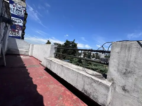 VENTA DEPOSITO 300 METROS CUBIERTOS LINIERS