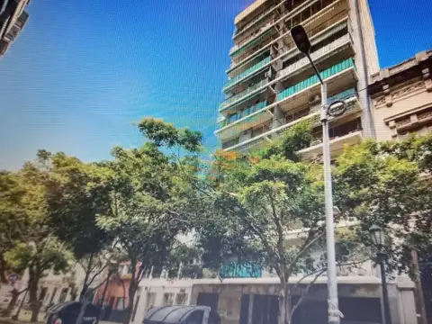 Departamento de 2amb. c/frente-luminoso- refaccionar