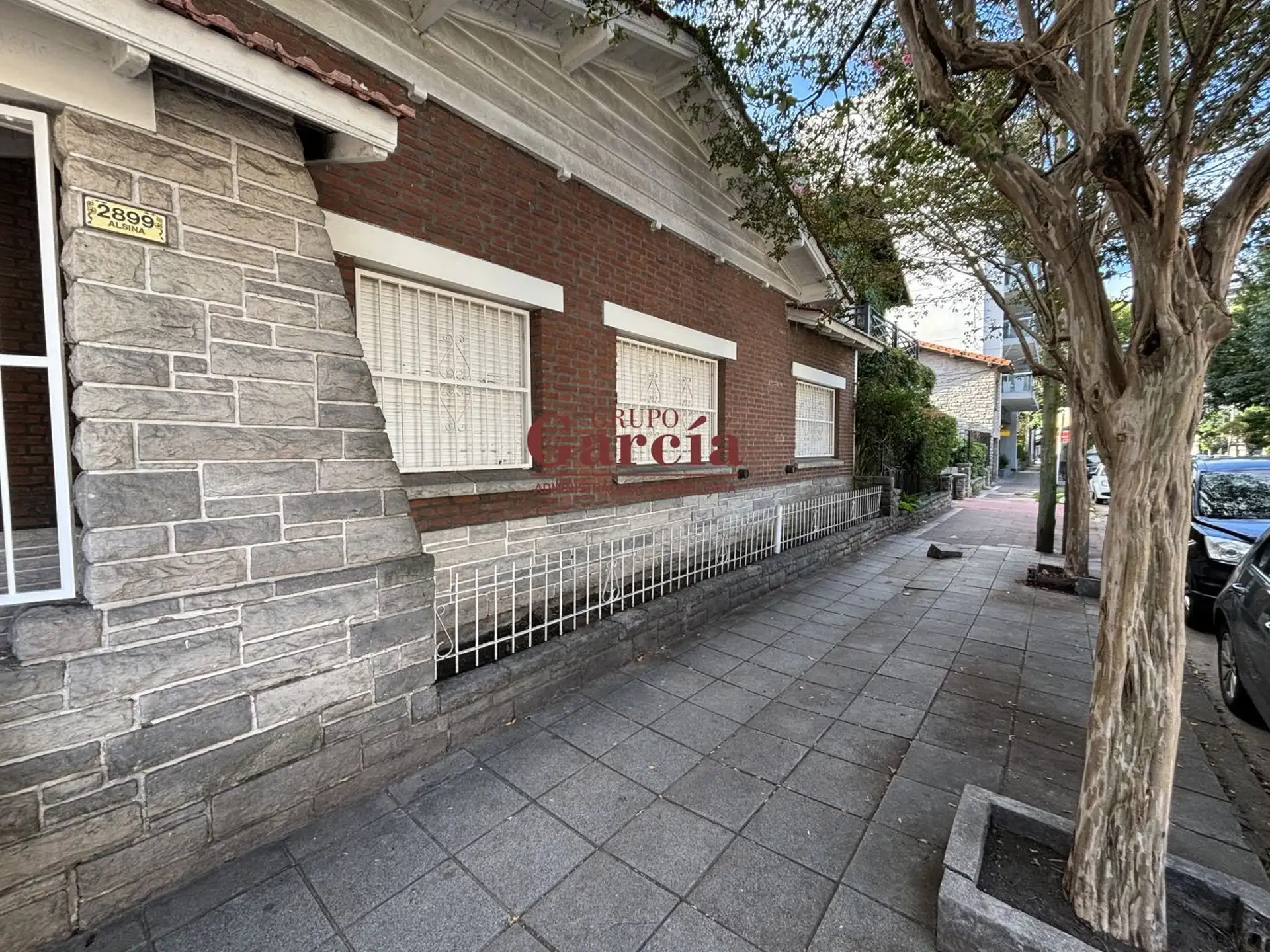 Venta chalet en esquina Zona Guemes