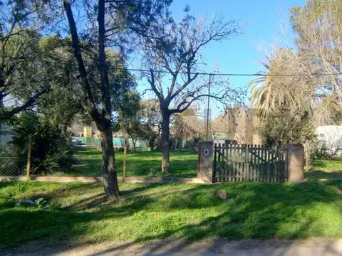 Venta de amplio terreno en Susana Santa Fe