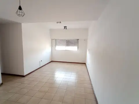 Depto Tipo Casa en Alquiler de 3 ambientes