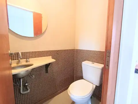 Dpto. 3 Amb. Al Frente, tipo diplex. C/Balcon.