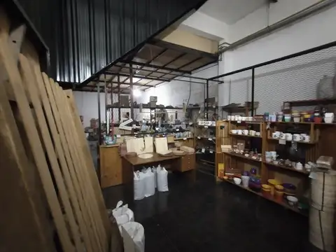 GALPON SOBRE AVENIDA ROCA LOTE 10X50 SUP. CUB.400 M2