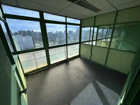 Oficina 6 ambientes con 2 baños