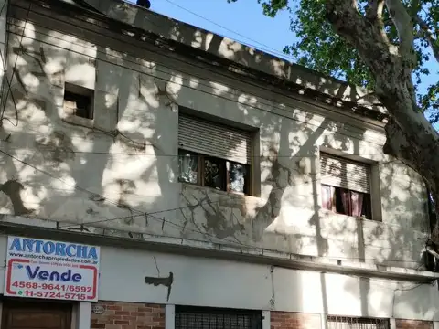 2 ambientes y 1/2 con patio terraza en comun y espacio aereo
