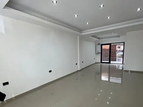 LOCAL A ESTRENAR - SALTA 2981  a 100 mts de Av. Independencia