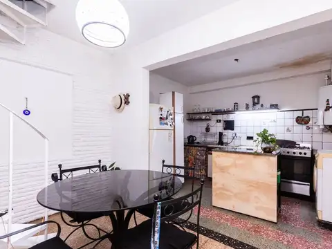 Venta Casa p/ 2 familias c/ patio, coch y terraza