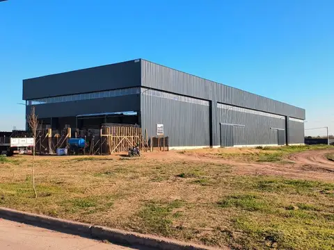 GALPON en ALQUILER - 2700 m2 Cubiertos - Terreno 4500 m2