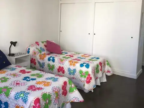 Pena 400, Piso 7
