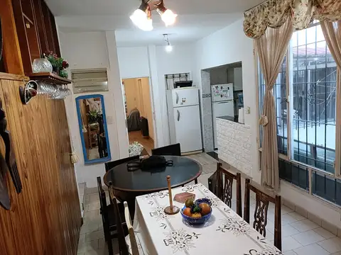 Casa 4 ambientes con 1 baño