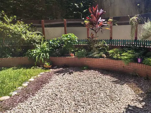 arevalo 1600, Piso pb