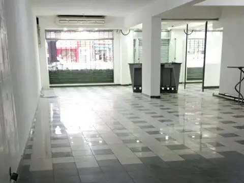 Local en Alquiler Via Pública