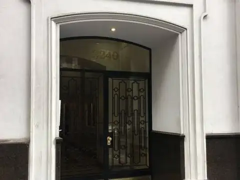 Vicente López- Pueyrredón alto, gran ambiente dividido, amoblado
