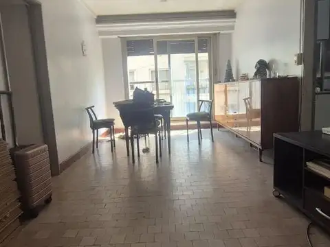 Hipolito Yrigoyen al 2400