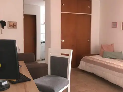 Moron Amplio Monoambiente